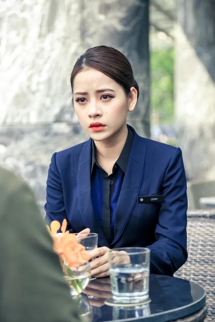 Chi Pu diện hàng loạt bộ cánh sang chảnh trong phim mới Mối tình đầu của tôi - Ảnh 14. Chi Pu diện hàng loạt bộ cánh sang chảnh trong phim mới Mối tình đầu của tôi - Ảnh 14.