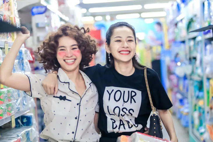 Chi Pu diện hàng loạt bộ cánh sang chảnh trong phim mới Mối tình đầu của tôi - Ảnh 13. Chi Pu diện hàng loạt bộ cánh sang chảnh trong phim mới Mối tình đầu của tôi - Ảnh 13.