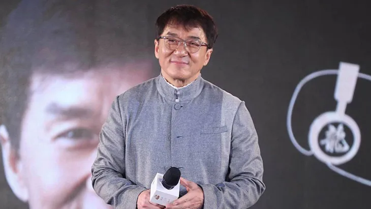 Thành Long: Tôi là một người cha có trách nhiệm - Ảnh 2. Thành Long: Tôi là một người cha có trách nhiệm - Ảnh 2.