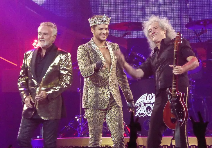 Sau “Bohemian Rhapsody”, Queen chuẩn bị tour diễn lớn nhất năm - Ảnh 1. Sau “Bohemian Rhapsody”, Queen chuẩn bị tour diễn lớn nhất năm - Ảnh 1.