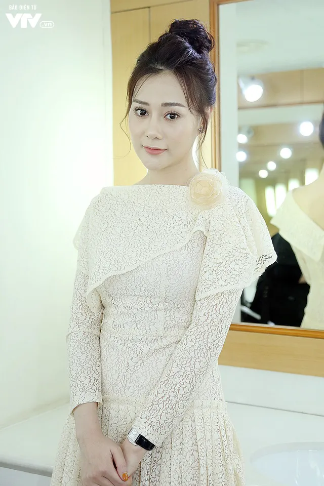 Phương Oanh: Phẫu thuật thẩm mỹ vì muốn... xinh bền vững - Ảnh 3. Phương Oanh: Phẫu thuật thẩm mỹ vì muốn... xinh bền vững - Ảnh 3.