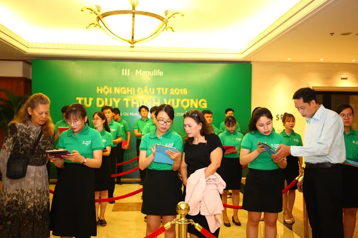 400 nhà đầu tư tham gia Hội nghị đầu tư Manulife 2018 - Ảnh 3. 400 nhà đầu tư tham gia Hội nghị đầu tư Manulife 2018 - Ảnh 3.