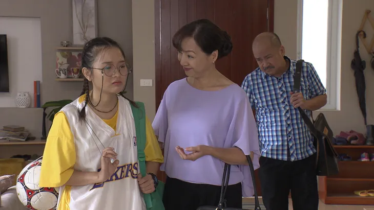 Mẹ ơi, bố đâu rồi? - Tập 19: Ông Mạnh, bà Vân bỗng trở nên vô tâm trong mắt các con - Ảnh 3. Mẹ ơi, bố đâu rồi? - Tập 19: Ông Mạnh, bà Vân bỗng trở nên vô tâm trong mắt các con - Ảnh 3.