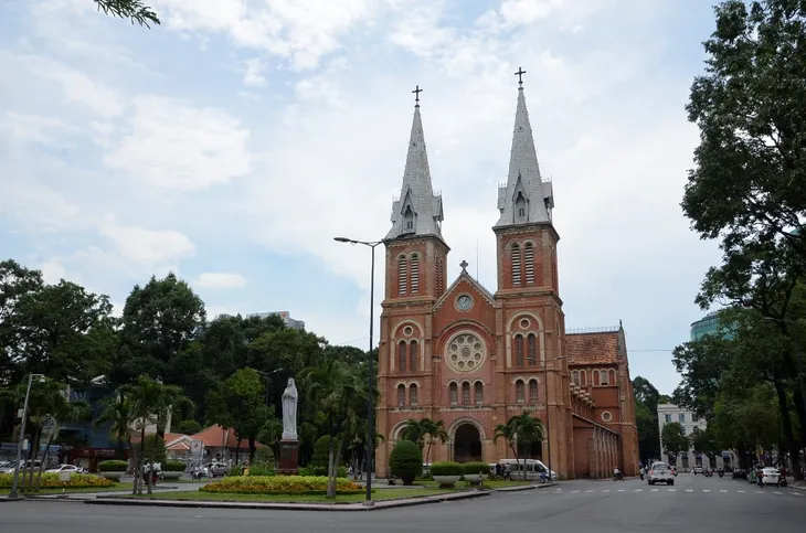TP.HCM: Điểm đến số 1 của du khách Việt trong năm 2018 - Ảnh 1.