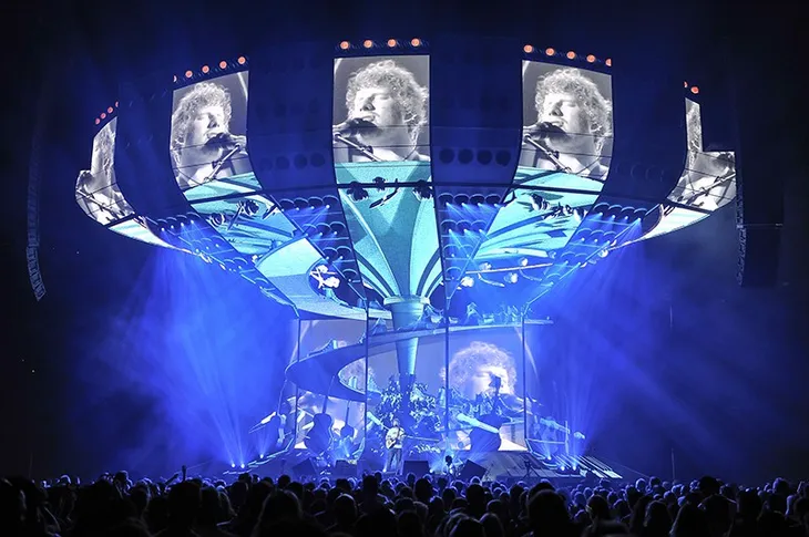Vượt qua Taylor Swift, tour diễn của Ed Sheeran có doanh thu cao nhất 2018 - Ảnh 1. Vượt qua Taylor Swift, tour diễn của Ed Sheeran có doanh thu cao nhất 2018 - Ảnh 1.