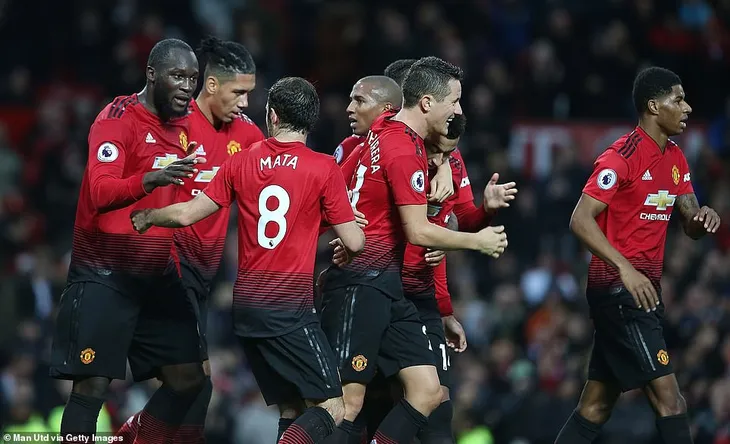 Kết quả bóng đá sáng 9/12: Man Utd, Liverpool thắng đậm, Man City bại trận trước Chelsea - Ảnh 2. Kết quả bóng đá sáng 9/12: Man Utd, Liverpool thắng đậm, Man City bại trận trước Chelsea - Ảnh 2.