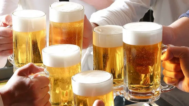 Phát sốt vì ứng dụng nhờ người uống rượu tại Trung Quốc - Ảnh 1. Phát sốt vì ứng dụng nhờ người uống rượu tại Trung Quốc - Ảnh 1.