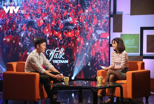 Xuân Trường bảnh như trai Hàn trong Talk Vietnam - Ảnh 3. Xuân Trường bảnh như trai Hàn trong Talk Vietnam - Ảnh 3.