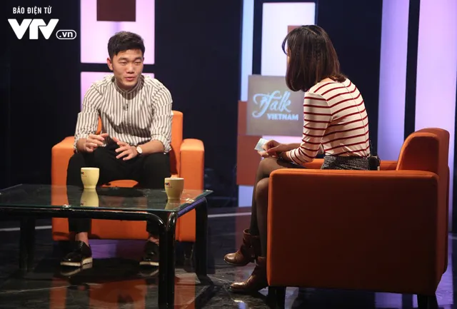 Xuân Trường bảnh như trai Hàn trong Talk Vietnam - Ảnh 2. Xuân Trường bảnh như trai Hàn trong Talk Vietnam - Ảnh 2.
