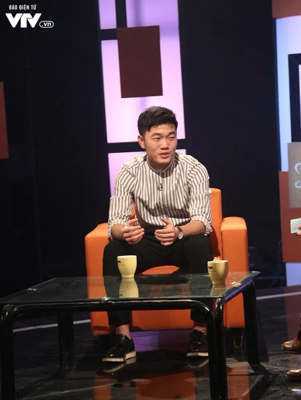 Xuân Trường bảnh như trai Hàn trong Talk Vietnam - Ảnh 4. Xuân Trường bảnh như trai Hàn trong Talk Vietnam - Ảnh 4.