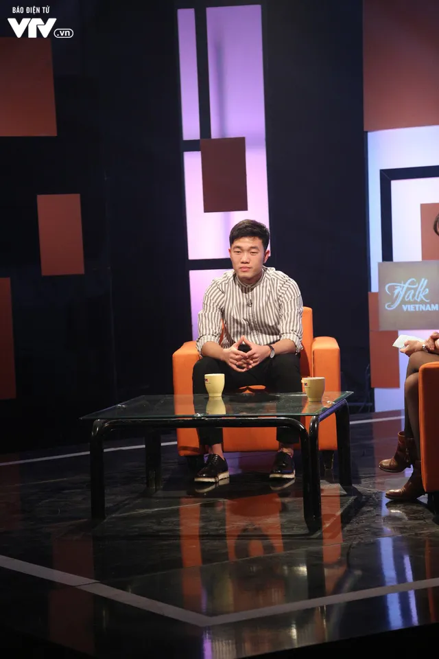 Xuân Trường bảnh như trai Hàn trong Talk Vietnam - Ảnh 5. Xuân Trường bảnh như trai Hàn trong Talk Vietnam - Ảnh 5.