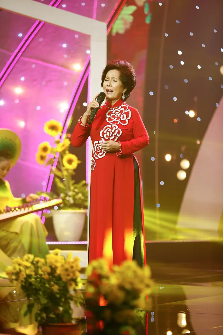 Danh ca Phương Dung Tâm sự ngày xuân cùng khán giả Sol vàng - Ảnh 4. Danh ca Phương Dung Tâm sự ngày xuân cùng khán giả Sol vàng - Ảnh 4.