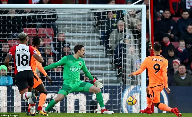 Southampton 0-2 Liverpool: Salah tiếp tục ghi bàn, Liverpool áp sát Man Utd - Ảnh 2. Southampton 0-2 Liverpool: Salah tiếp tục ghi bàn, Liverpool áp sát Man Utd - Ảnh 2.