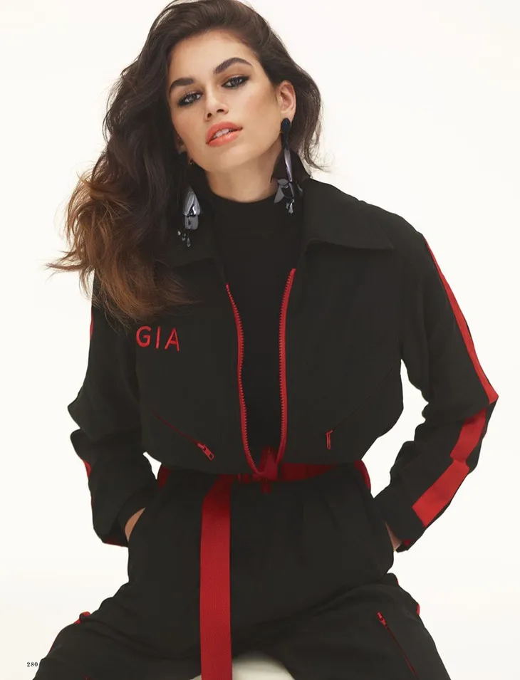 Kaia Gerber xinh đẹp trên tạp chí LOVE - Ảnh 1. Kaia Gerber xinh đẹp trên tạp chí LOVE - Ảnh 1.