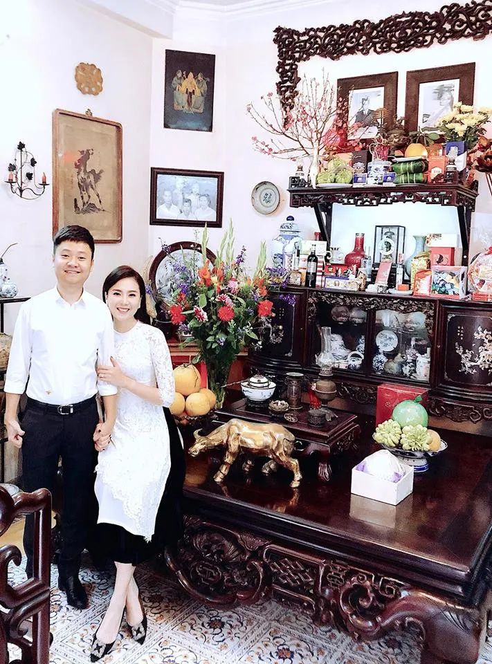 Muôn kiểu áo dài diện Tết của MC Mai Ngọc - Ảnh 6. Muôn kiểu áo dài diện Tết của MC Mai Ngọc - Ảnh 6.