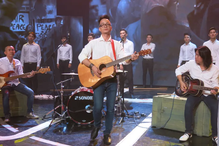20h05 ngày 20/2: Đường chúng ta đi - chương trình đặc biệt về mùa xuân bi tráng 1968 - Ảnh 2. 20h05 ngày 20/2: Đường chúng ta đi - chương trình đặc biệt về mùa xuân bi tráng 1968 - Ảnh 2.