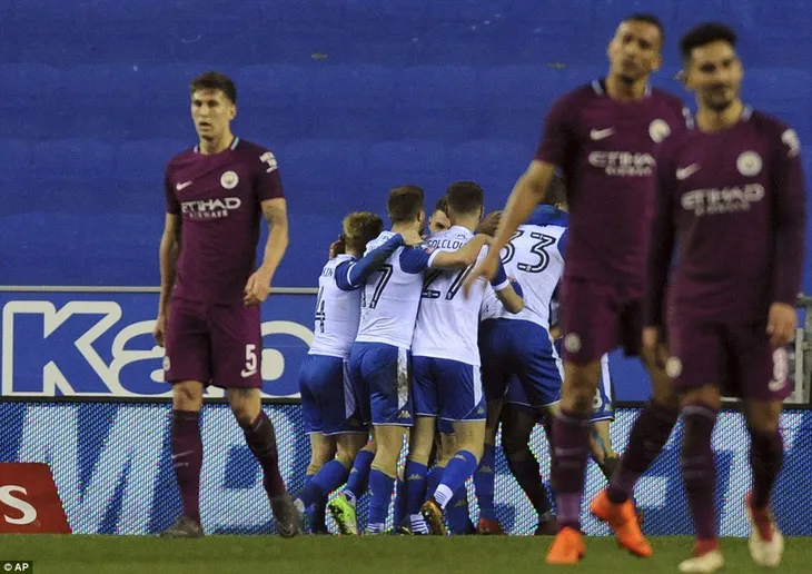 Thua sốc Wigan, Manchester City bị loại khỏi cúp FA - Ảnh 6. Thua sốc Wigan, Manchester City bị loại khỏi cúp FA - Ảnh 6.