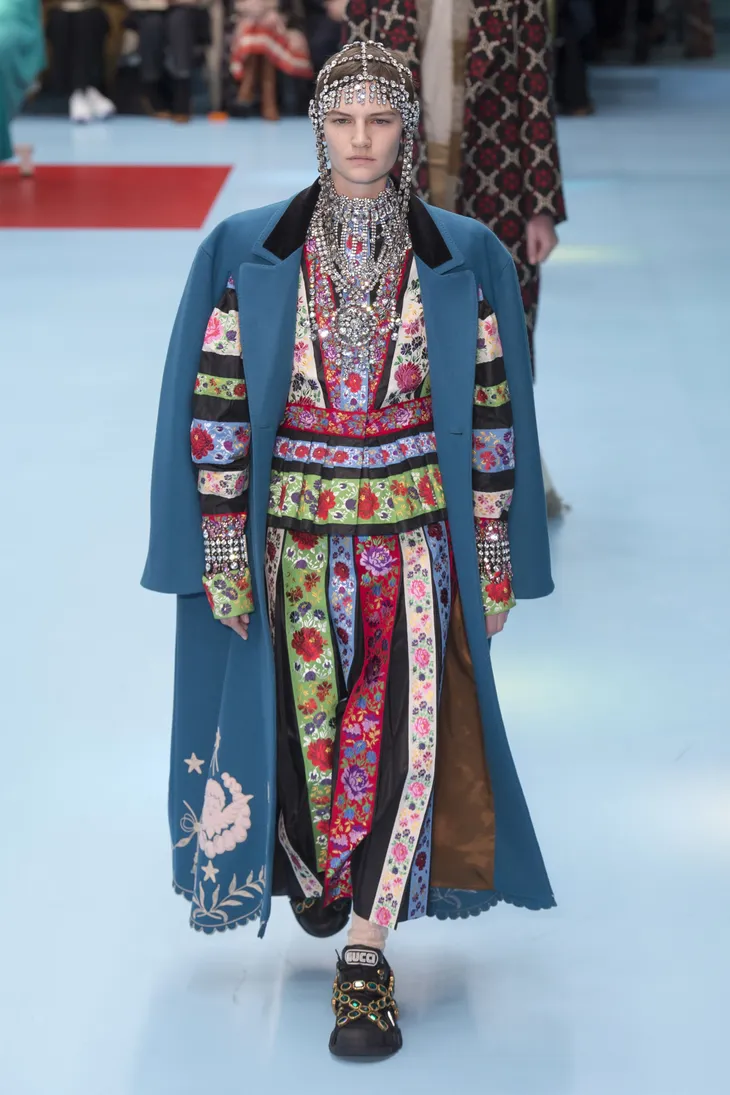 Rắn, rồng và đầu nhân tạo, còn gì trong show của Gucci? - Ảnh 9. Rắn, rồng và đầu nhân tạo, còn gì trong show của Gucci? - Ảnh 9.