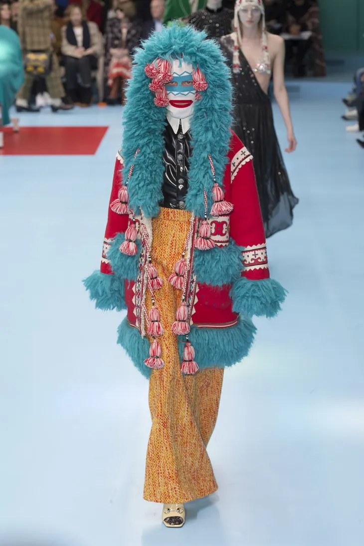 Rắn, rồng và đầu nhân tạo, còn gì trong show của Gucci? - Ảnh 8. Rắn, rồng và đầu nhân tạo, còn gì trong show của Gucci? - Ảnh 8.