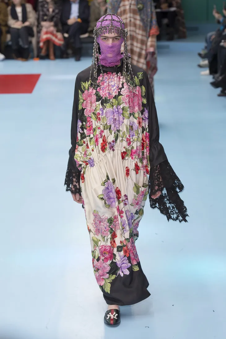 Rắn, rồng và đầu nhân tạo, còn gì trong show của Gucci? - Ảnh 7. Rắn, rồng và đầu nhân tạo, còn gì trong show của Gucci? - Ảnh 7.