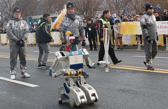 Hàn Quốc phô trương sức mạnh robot tại PyeongChang 2018 - Ảnh 2. Hàn Quốc phô trương sức mạnh robot tại PyeongChang 2018 - Ảnh 2.