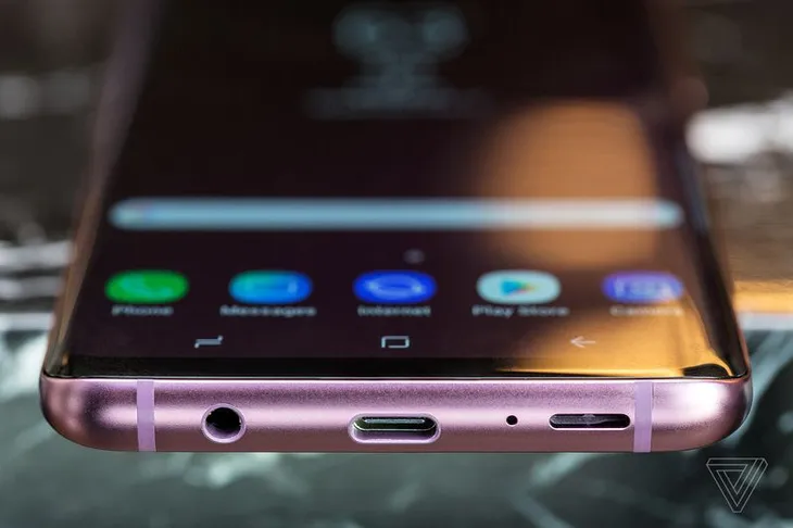 Cận cảnh bộ đôi smartphone Galaxy S9/S9+: Đẹp không tì vết - Ảnh 6. Cận cảnh bộ đôi smartphone Galaxy S9/S9+: Đẹp không tì vết - Ảnh 6.