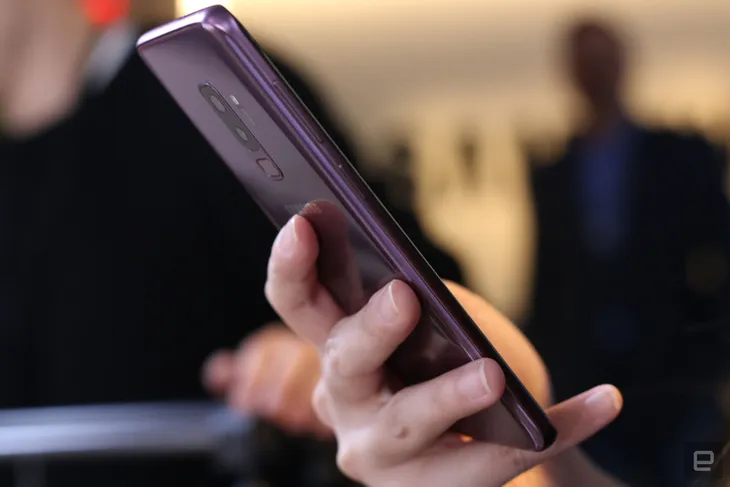 Cận cảnh bộ đôi smartphone Galaxy S9/S9+: Đẹp không tì vết - Ảnh 4. Cận cảnh bộ đôi smartphone Galaxy S9/S9+: Đẹp không tì vết - Ảnh 4.