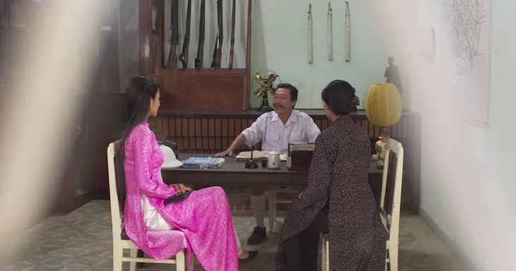 Phim Mộng phù hoa - Tập 8: Ba Trang buông xuôi vì đã thất thân không còn gì để mất - Ảnh 2. Phim Mộng phù hoa - Tập 8: Ba Trang buông xuôi vì đã thất thân không còn gì để mất - Ảnh 2.