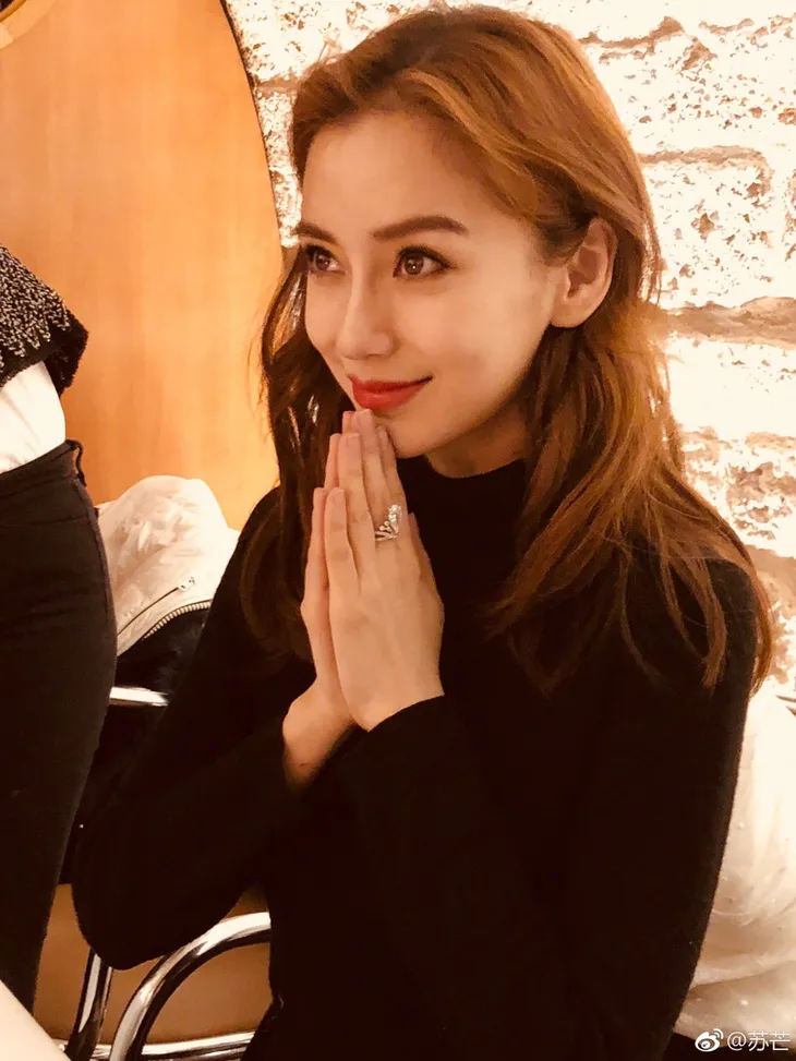 Angelababy đón sinh nhật bên Huỳnh Hiểu Minh tại Pháp - Ảnh 4. Angelababy đón sinh nhật bên Huỳnh Hiểu Minh tại Pháp - Ảnh 4.