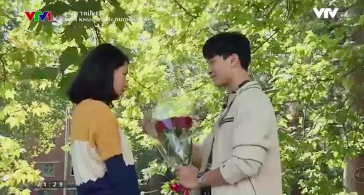 Tình khúc Bạch Dương - Tập 3: Quyên và Hùng trao nhau nụ hôn ngọt ngào trong ngày gặp lại - Ảnh 5. Tình khúc Bạch Dương - Tập 3: Quyên và Hùng trao nhau nụ hôn ngọt ngào trong ngày gặp lại - Ảnh 5.