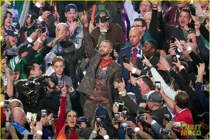 Justin Timberlake làm rung chuyển Super Bowl Halftime Show 2018 với loạt hit đình đám - Ảnh 11. Justin Timberlake làm rung chuyển Super Bowl Halftime Show 2018 với loạt hit đình đám - Ảnh 11.