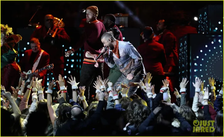 Justin Timberlake làm rung chuyển Super Bowl Halftime Show 2018 với loạt hit đình đám - Ảnh 17. Justin Timberlake làm rung chuyển Super Bowl Halftime Show 2018 với loạt hit đình đám - Ảnh 17.