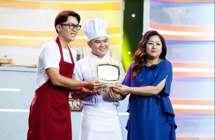 Đấu trường ẩm thực: Chọn món ăn dễ nhằn, Thanh Trúc vẫn bại thảm hại trước Hòa Hiệp - Ảnh 5. Đấu trường ẩm thực: Chọn món ăn dễ nhằn, Thanh Trúc vẫn bại thảm hại trước Hòa Hiệp - Ảnh 5.