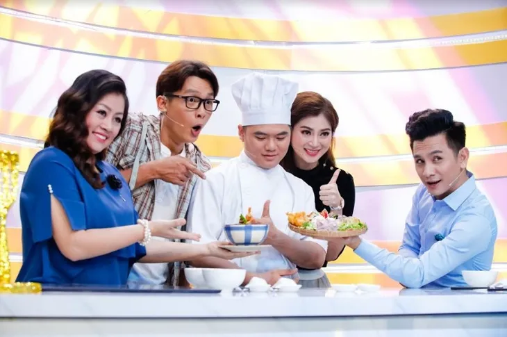 Đấu trường ẩm thực: Chọn món ăn dễ nhằn, Thanh Trúc vẫn bại thảm hại trước Hòa Hiệp - Ảnh 4. Đấu trường ẩm thực: Chọn món ăn dễ nhằn, Thanh Trúc vẫn bại thảm hại trước Hòa Hiệp - Ảnh 4.