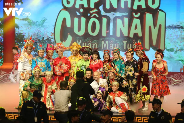 Táo quân 2018: Ngắm dàn Táo “bung lụa” trên thiên đình - Ảnh 3. Táo quân 2018: Ngắm dàn Táo “bung lụa” trên thiên đình - Ảnh 3.