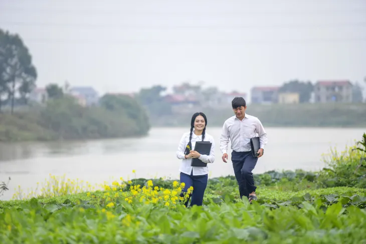 NSND Lan Hương, ca sĩ Lương Nguyệt Anh, Bảo “ngậu” chịu lạnh 8 độ quay MV - Ảnh 3.