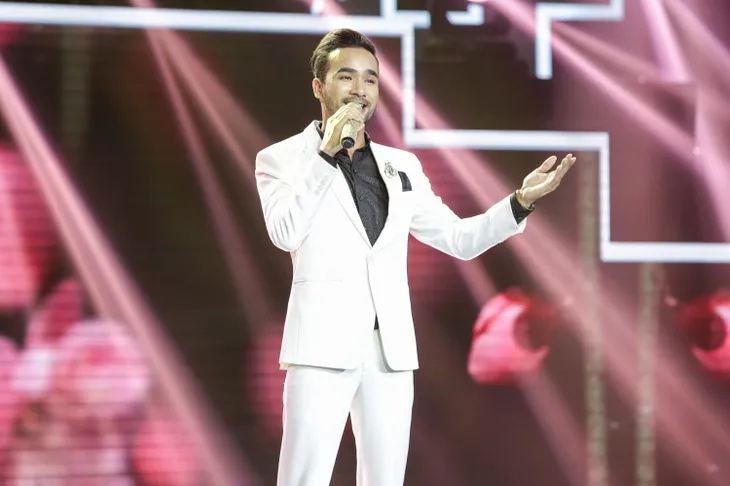 Thần tượng Bolero 2018: Ngọc Sơn hít đất chúc mừng khán giả năm mới - Ảnh 3. Thần tượng Bolero 2018: Ngọc Sơn hít đất chúc mừng khán giả năm mới - Ảnh 3.