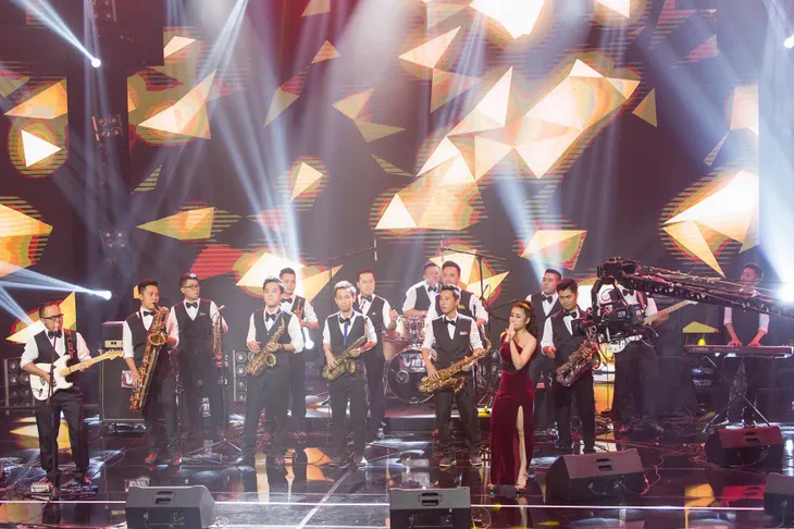 “Cỗ xe tăng” Yellow Star Big Band có trở thành quán quân Ban nhạc Việt? - Ảnh 1. “Cỗ xe tăng” Yellow Star Big Band có trở thành quán quân Ban nhạc Việt? - Ảnh 1.