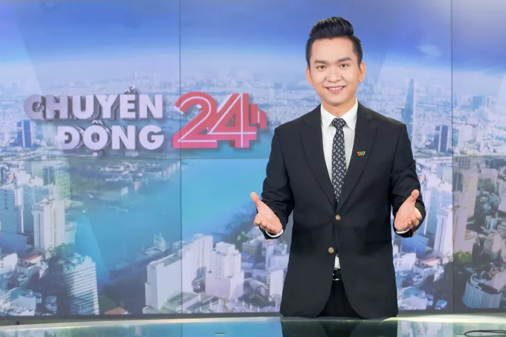MC Hạnh Phúc: 2017 là năm của những chuyến đi - Ảnh 1. MC Hạnh Phúc: 2017 là năm của những chuyến đi - Ảnh 1.