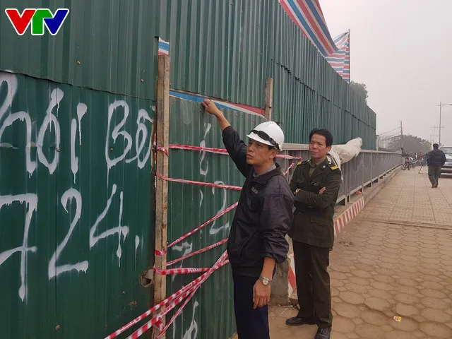 Hà Nội: Sập công trình đang xây dựng, ít nhất 3 người thiệt mạng - Ảnh 5. Hà Nội: Sập công trình đang xây dựng, ít nhất 3 người thiệt mạng - Ảnh 5.