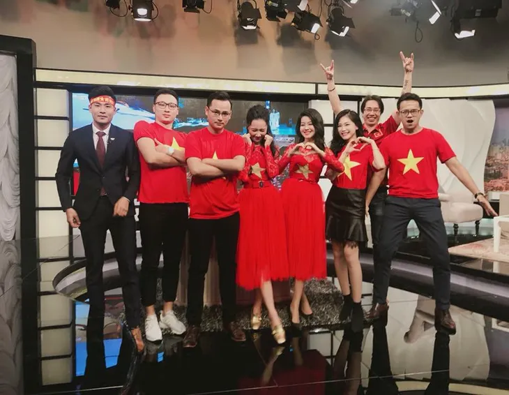 Dàn MC VTV nô nức khoe ảnh mừng U23 Việt Nam chiến thắng - Ảnh 9. Dàn MC VTV nô nức khoe ảnh mừng U23 Việt Nam chiến thắng - Ảnh 9.