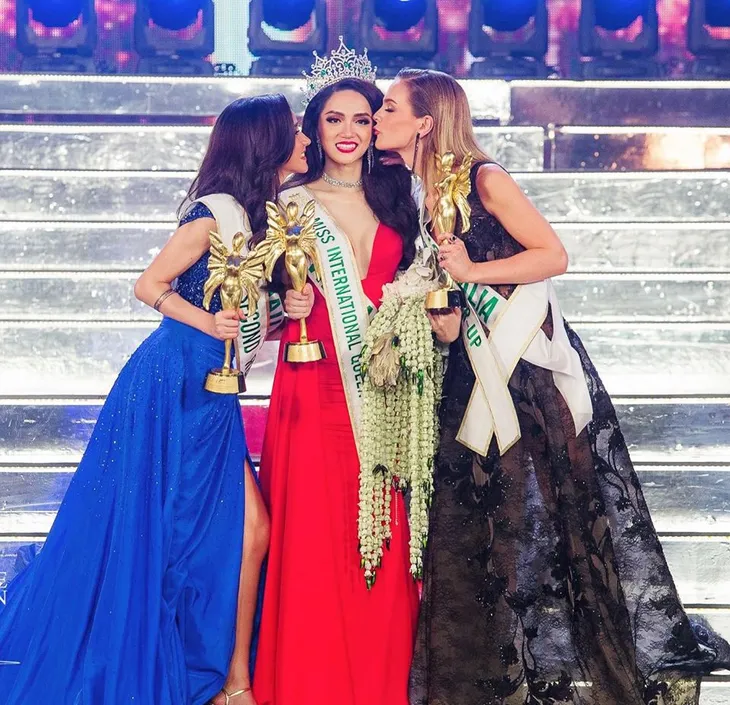 Sau khi đăng quang Hoa Hậu Hương Giang Idol sẽ làm gì? - Ảnh 8. Sau khi đăng quang Hoa Hậu Hương Giang Idol sẽ làm gì? - Ảnh 8.