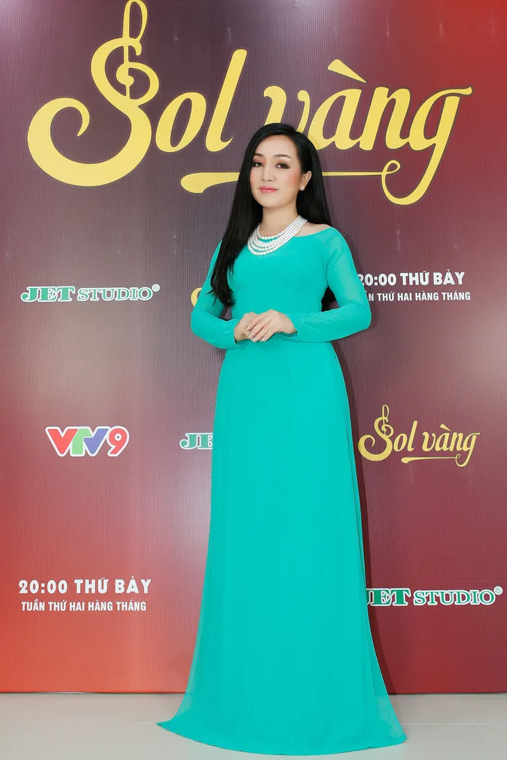 Sol Vàng tháng 3 tôn vinh nhạc sĩ Hoa sứ nhà nàng - Ảnh 7. Sol Vàng tháng 3 tôn vinh nhạc sĩ Hoa sứ nhà nàng - Ảnh 7.