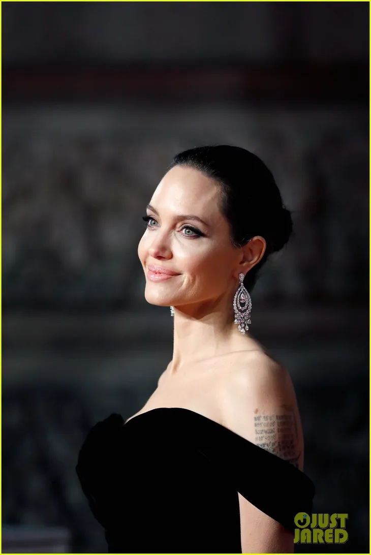 Tìm thấy niềm vui trong sự bận rộn, Angelina Jolie không thể nghỉ ngơi - Ảnh 1. Tìm thấy niềm vui trong sự bận rộn, Angelina Jolie không thể nghỉ ngơi - Ảnh 1.