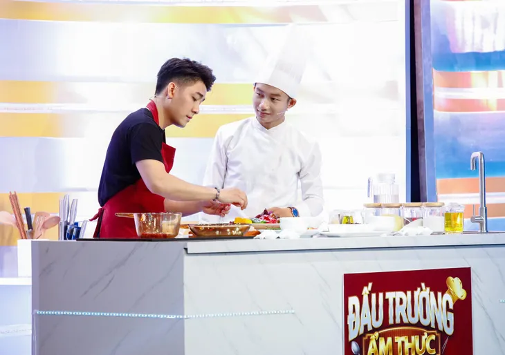 Đấu trường ẩm thực: Huy Nam giành chiến thắng trước Hải Yến - Ảnh 2. Đấu trường ẩm thực: Huy Nam giành chiến thắng trước Hải Yến - Ảnh 2.