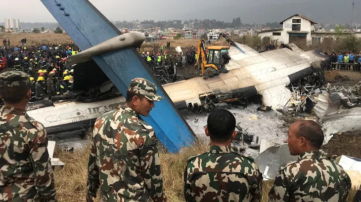 Máy bay rơi tại Nepal có thể do điều khiển không lưu nhầm lẫn - Ảnh 1. Máy bay rơi tại Nepal có thể do điều khiển không lưu nhầm lẫn - Ảnh 1.