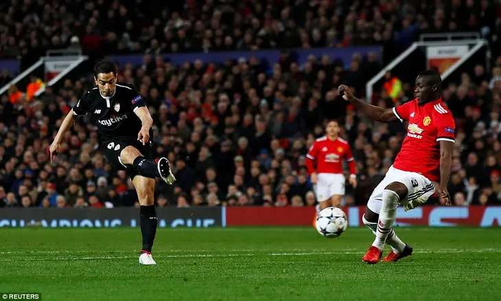 Toàn cảnh Man Utd gục ngã trước Sevilla - Ảnh 15. Toàn cảnh Man Utd gục ngã trước Sevilla - Ảnh 15.