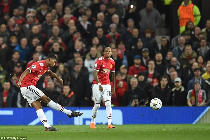 Toàn cảnh Man Utd gục ngã trước Sevilla - Ảnh 4. Toàn cảnh Man Utd gục ngã trước Sevilla - Ảnh 4.