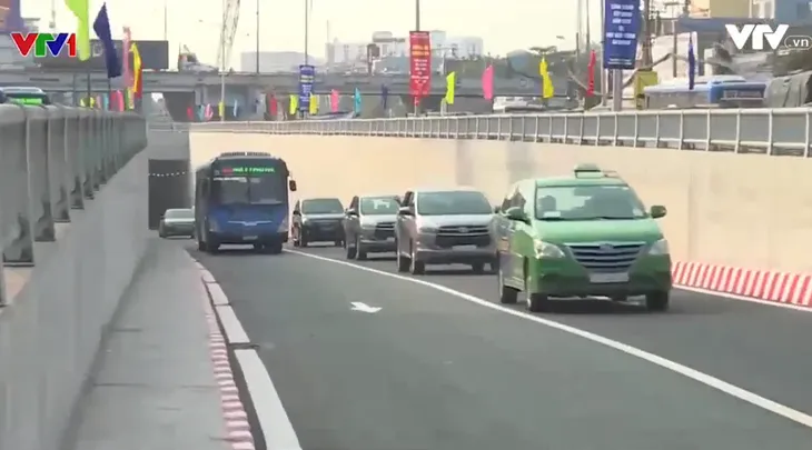 TP.HCM chính thức thông xe hầm chui An Sương - Ảnh 1. TP.HCM chính thức thông xe hầm chui An Sương - Ảnh 1.