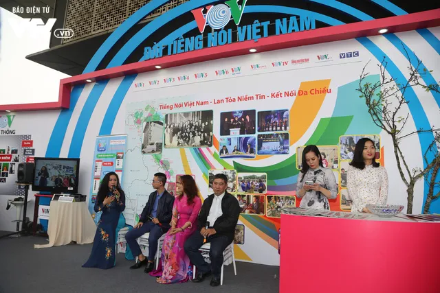 Toàn cảnh tưng bừng, rộn ràng Hội Báo toàn quốc 2018 - Ảnh 20. Toàn cảnh tưng bừng, rộn ràng Hội Báo toàn quốc 2018 - Ảnh 20.